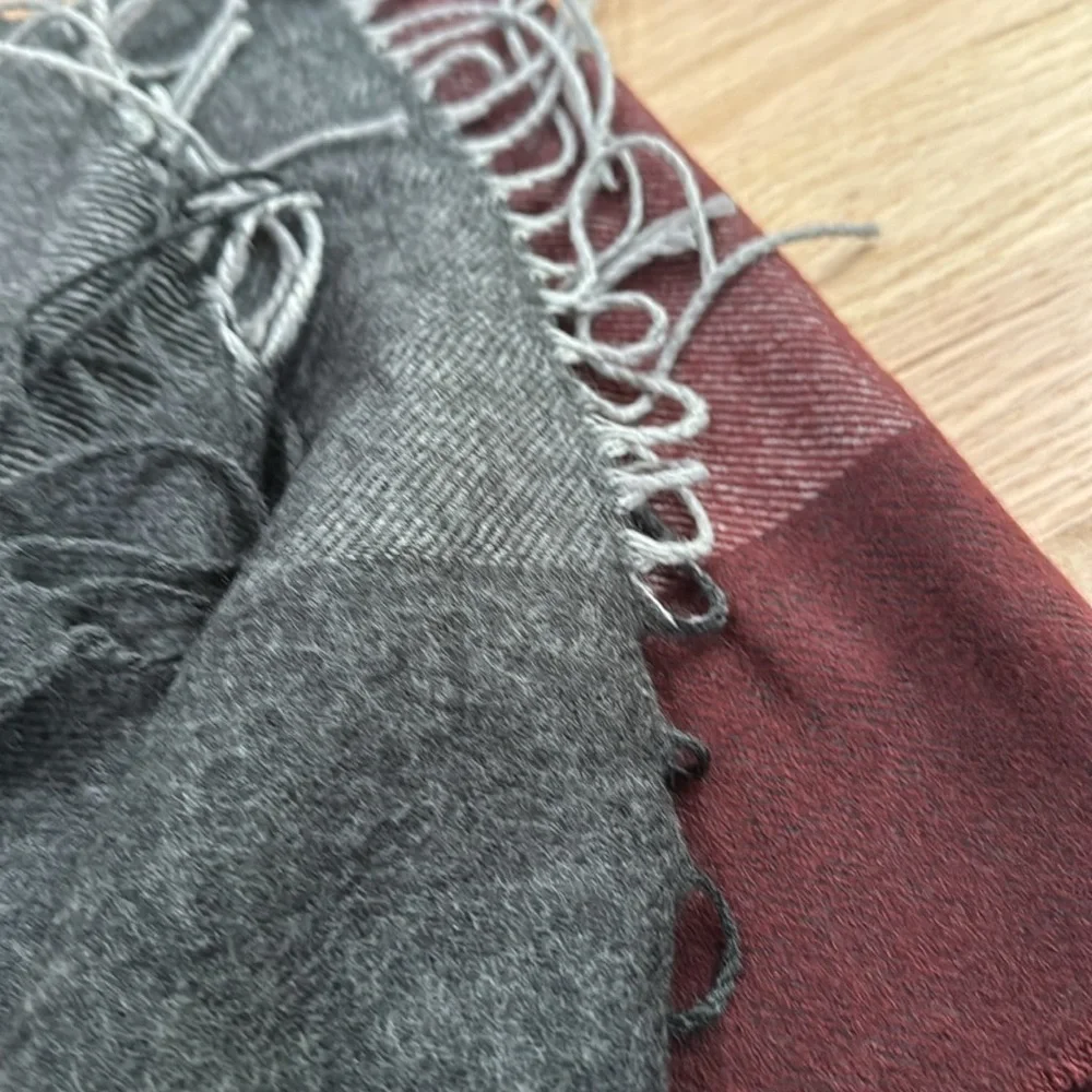 NWT Men’s Scarf Color Block Maroon Grey‎ Fringe